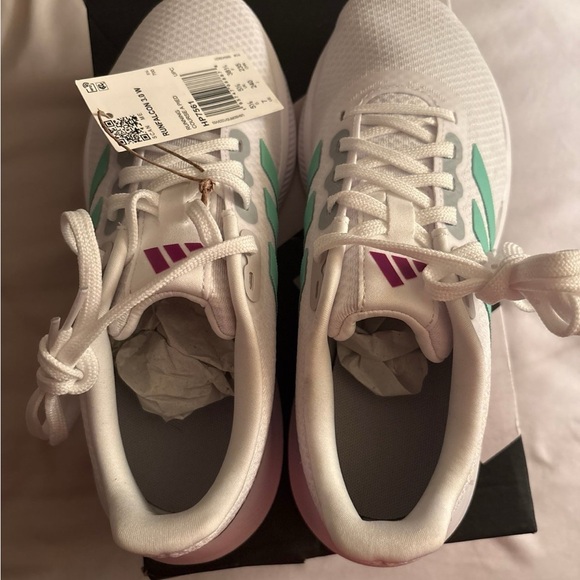 Adidas - Picture 3 of 5